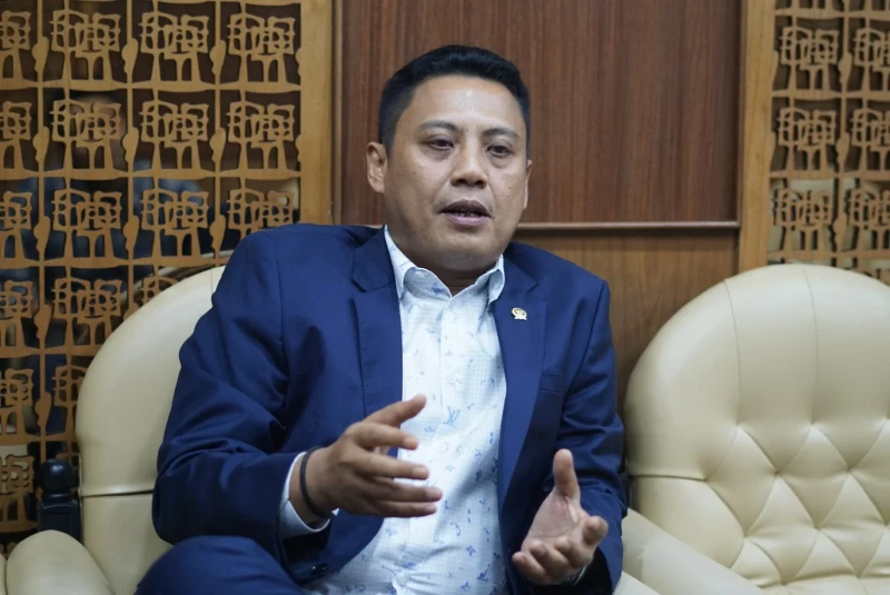 Andi Iwan Darmawan Aras