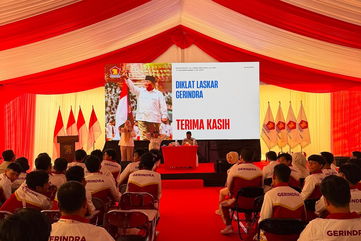 Dalam kegiatan laskar Partai Gerindra Sulawesi Selatan saya memberi materi Program Partai Pro